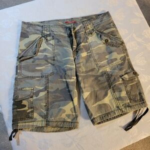 Women's camo cargo shorts